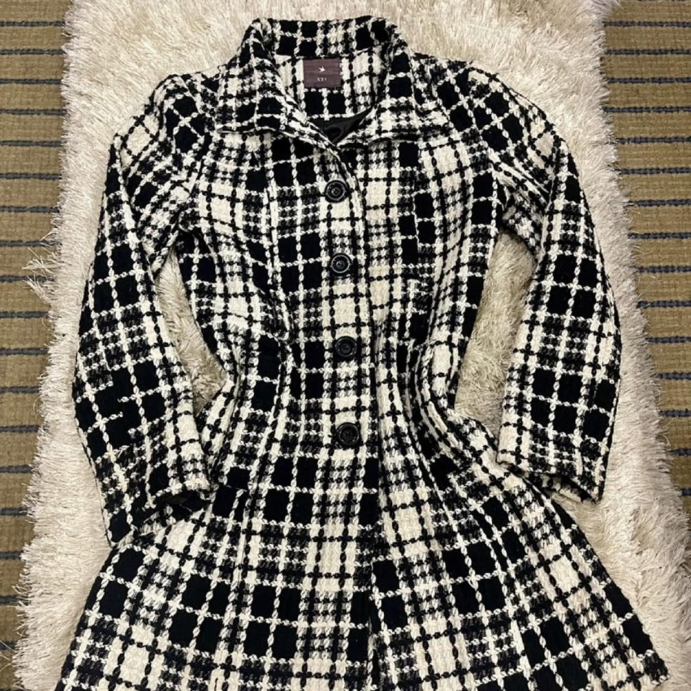 Chic Black and White Plaid Coat